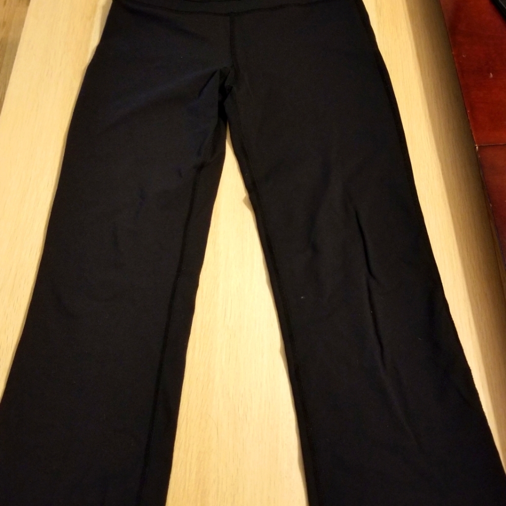 Roots Black Yoga Pants - Size XS